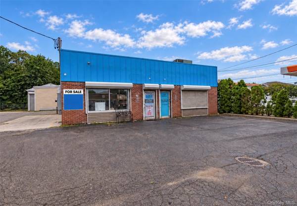 1709 Newbridge RD, North Bellmore, NY 11710