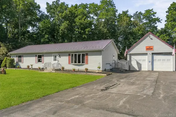 158 Robinson LN, Wappingers Falls, NY 12590