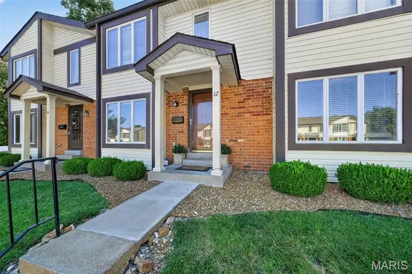 12 New Hope CT, Florissant, MO 63033