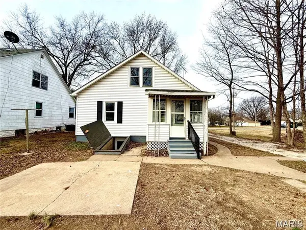 504 First ST, Evansville, IL 62242