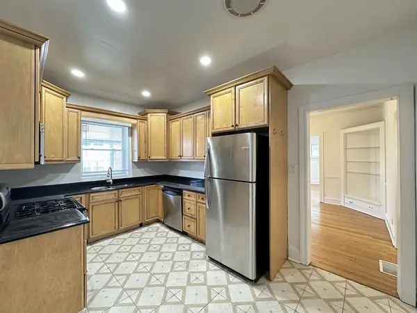 2611 WALNUT ST #2, Evanston, IL 60201