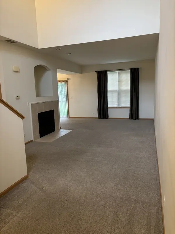 734 S Jade LN, Round Lake, IL 60073