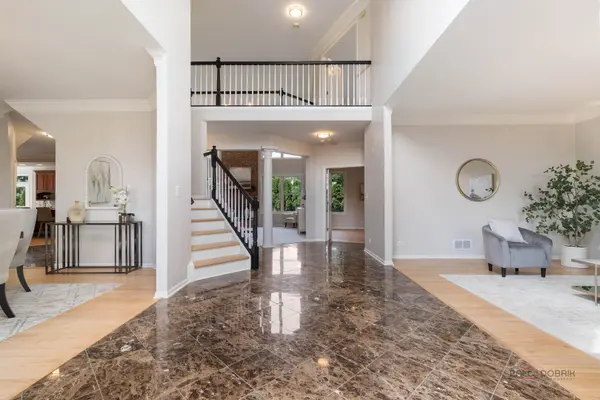 818 W Lukas AVE, Palatine, IL 60067