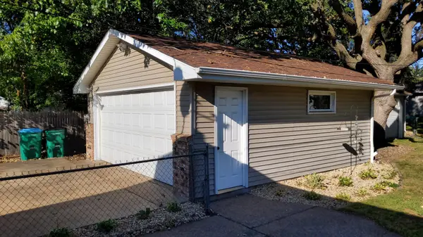 10143 Cottonwood ST NW, Coon Rapids, MN 55448