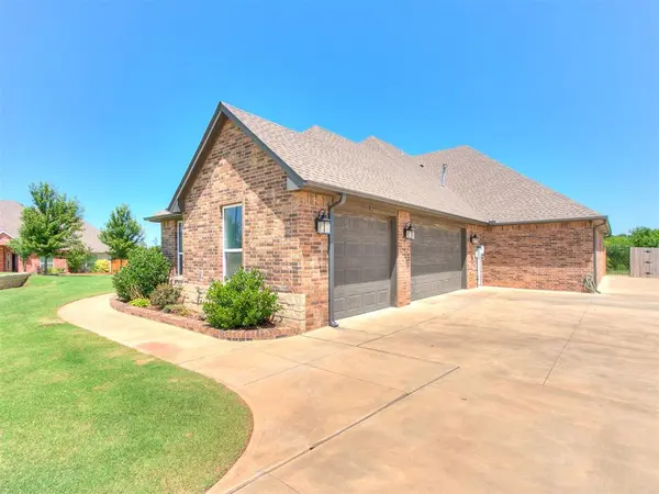 3001 Firefly DR, Norman, OK 73071