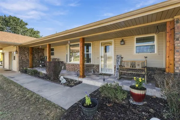17203 Brangus RD, Shawnee, OK 74801