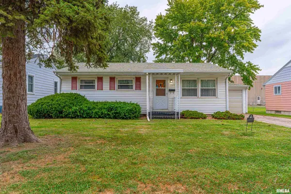 184 Welch DR, Lincoln, IL 62656