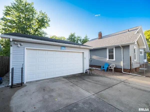 1002 WINTER ST, Pekin, IL 61554