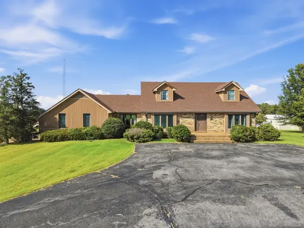 9118 Clay County Hwy, Moss, TN 38575