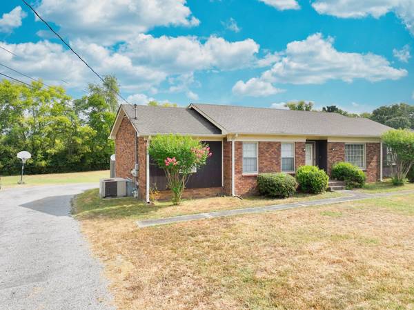 187 Anderson Ln A, Hendersonville, TN 37075