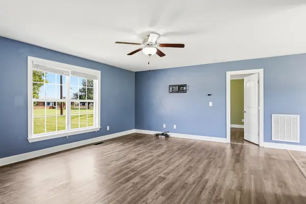 1223 S College St, Smithville, TN 37166