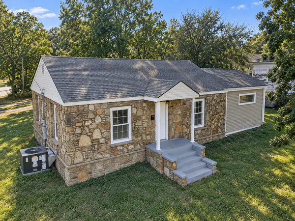 801 S High ST, Neosho, MO 64850