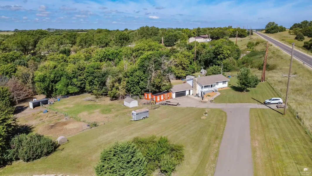 7814 N US 77 HWY, Milford, KS 66514