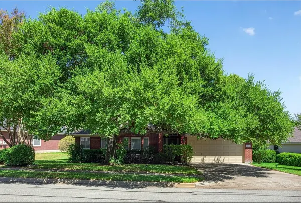 1402 Club Chase DR, Pflugerville, TX 78660