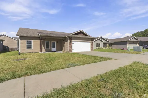 3324 Half Full DR, Manhattan, KS 66502