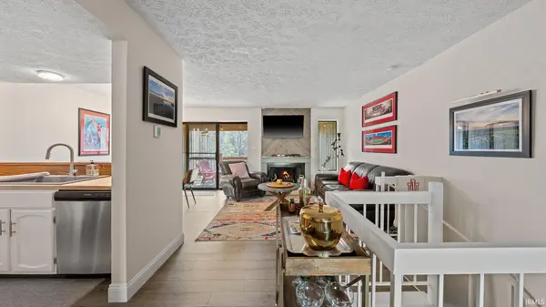 9006 Pointe Ridge LN #4, Bloomington, IN 47401