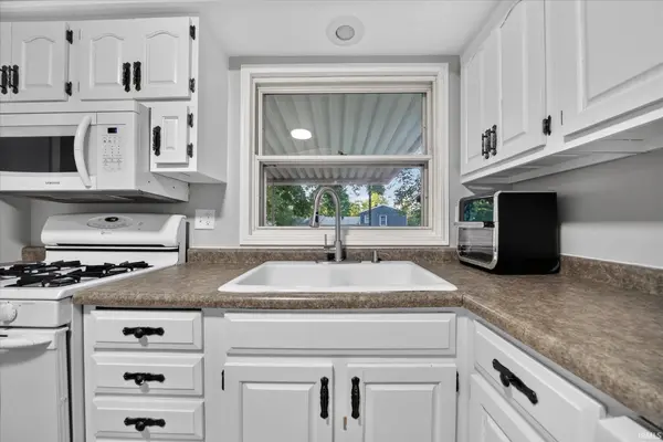 1450 Oakdale DR, South Bend, IN 46614-2762