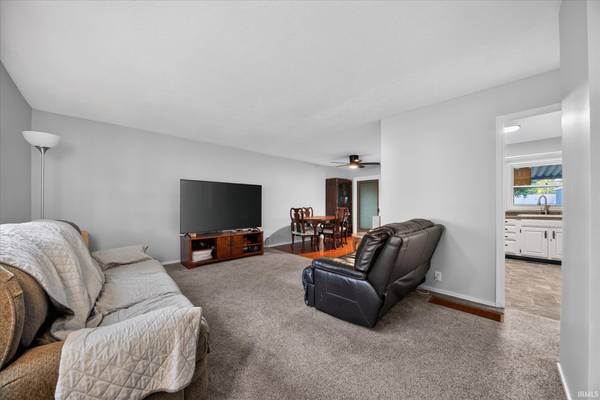 1450 Oakdale DR, South Bend, IN 46614-2762