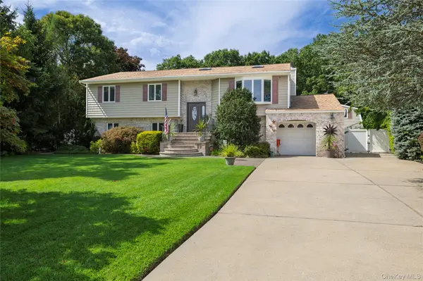 24 Sal CT, Bohemia, NY 11716