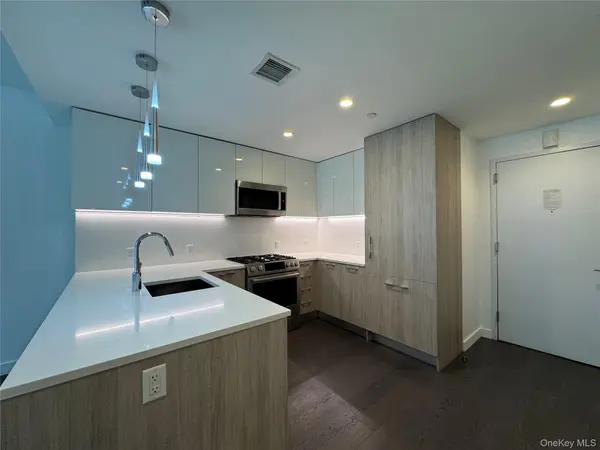 131-05 40 #15L, Flushing, NY 11354