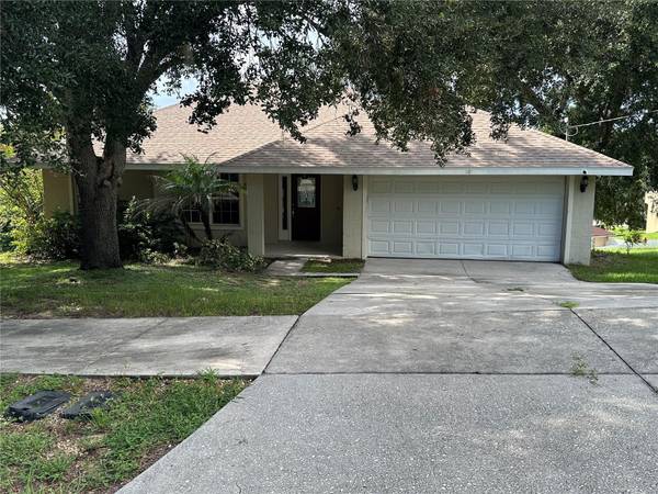 10 SUNNYSIDE DR, Clermont, FL 34711