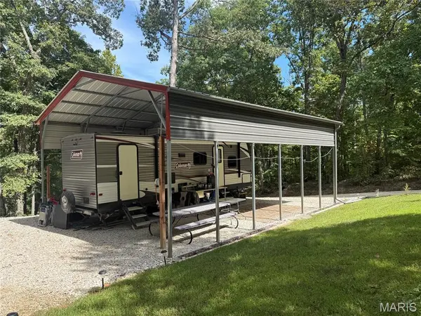 121 & 119 Skyline DR, New Florence, MO 63363