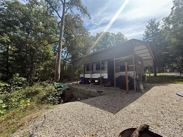 121 & 119 Skyline DR, New Florence, MO 63363