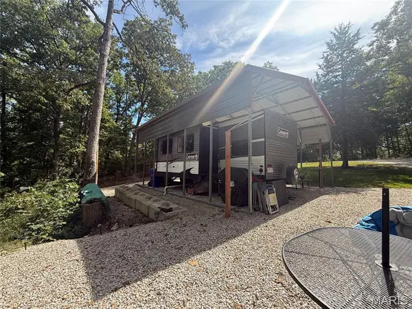 121 & 119 Skyline DR, New Florence, MO 63363