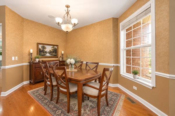227 Wimbledon PL, Bloomingdale, IL 60108