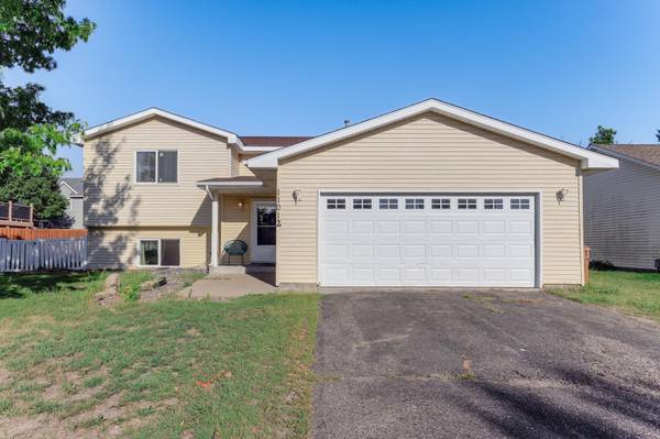 11012 Edgewood AVE N, Champlin, MN 55316