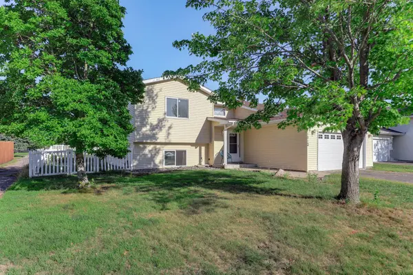 11012 Edgewood AVE N, Champlin, MN 55316