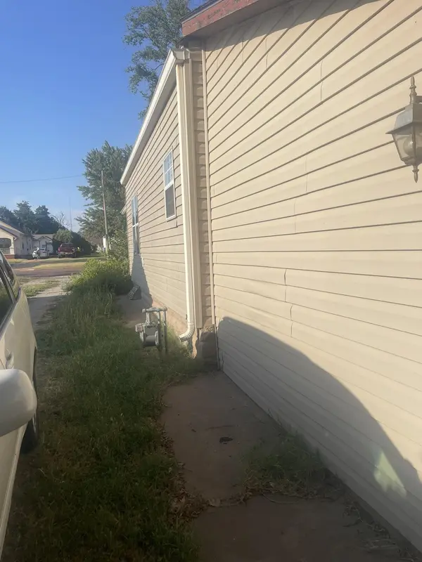 1107 Main, Kiowa, KS 67070