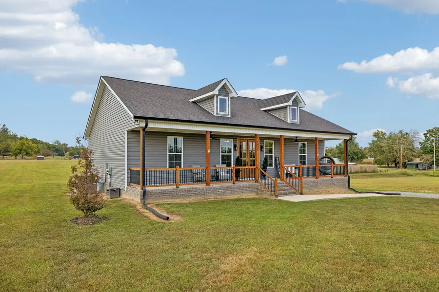 997 Bear Carr Rd, Westmoreland, TN 37186