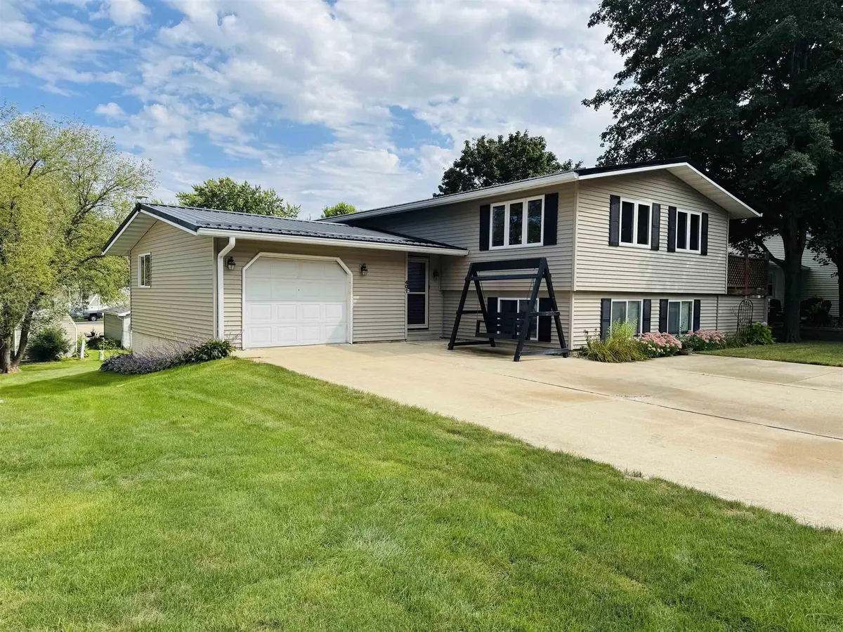 401 Sunny Lane ST, Denver, IA 50622