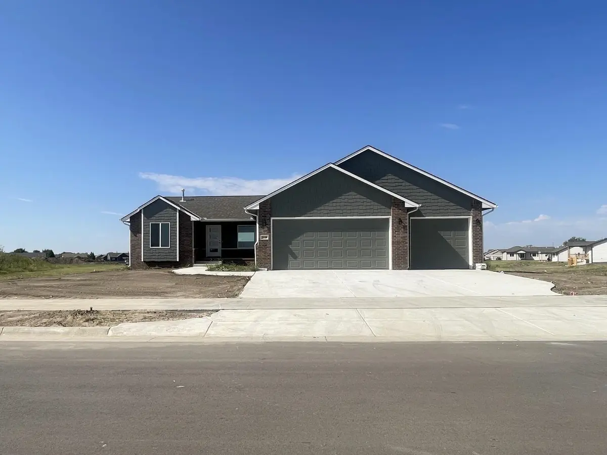 2129 E Limestone St, Andover, KS 67002