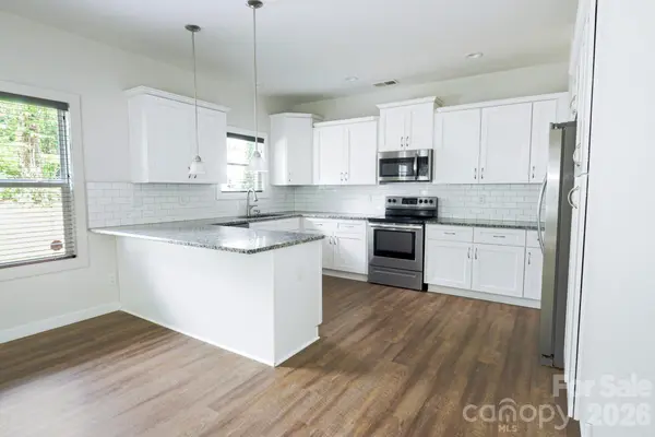 2908 Burgess DR, Charlotte, NC 28208