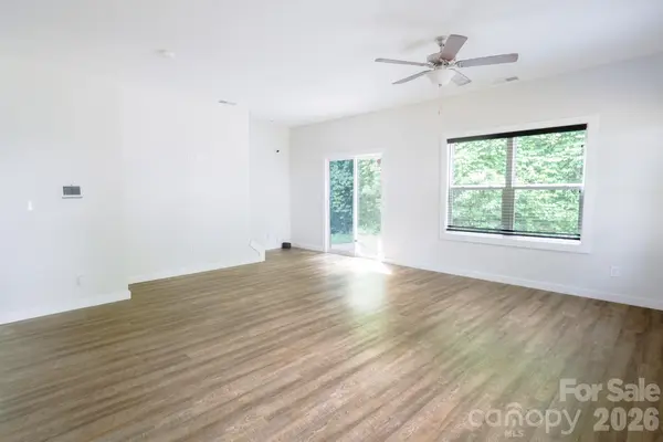 2908 Burgess DR, Charlotte, NC 28208