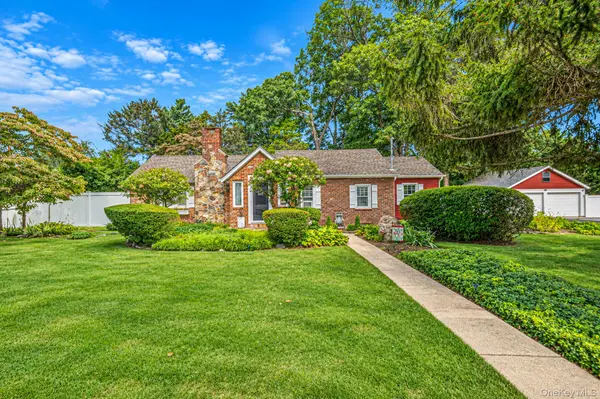11 Keeler ST, Huntington, NY 11743