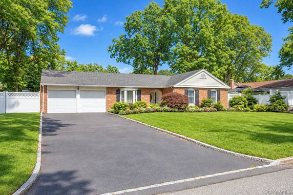 3 Barnsley CRES, Mount Sinai, NY 11766