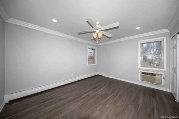 53 S Clinton AVE #W5, Bay Shore, NY 11706