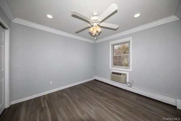 53 S Clinton AVE #W5, Bay Shore, NY 11706