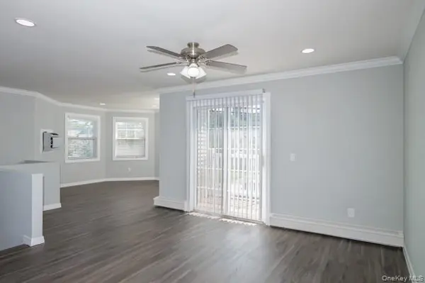 55 Fifth AVE #4, Bay Shore, NY 11706
