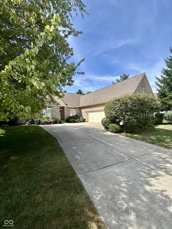 9750 Colonial DR, Carmel, IN 46032