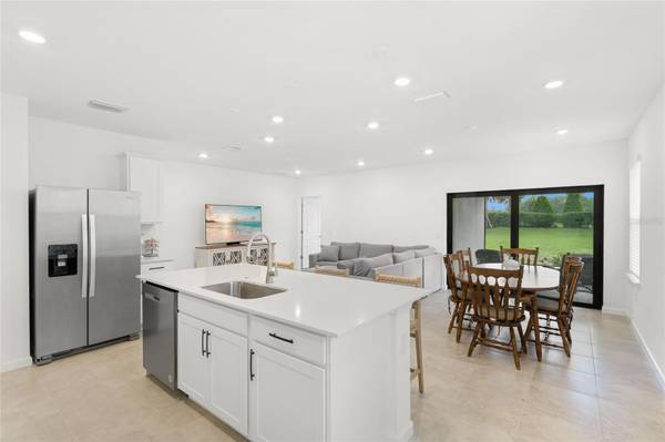 6587 SILVERSTAR DR, Sarasota, FL 34240