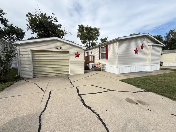 322 Avenue F, Bloomington, IL 61701