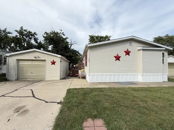 322 Avenue F, Bloomington, IL 61701