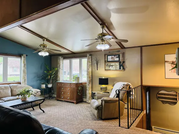 401 Sunny Lane ST, Denver, IA 50622