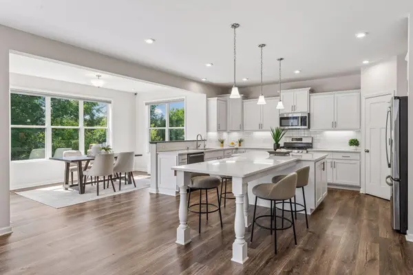 105 Maple TER, Waconia, MN 55387