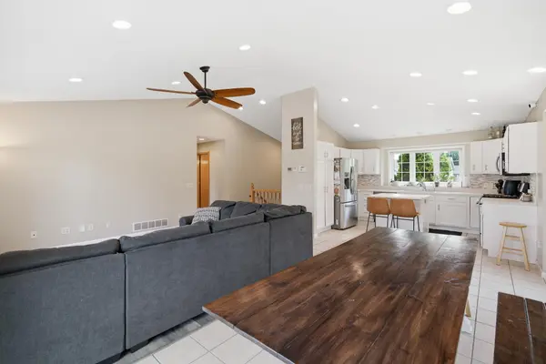 653 Grayhawk Dr, Mankato, MN 56001