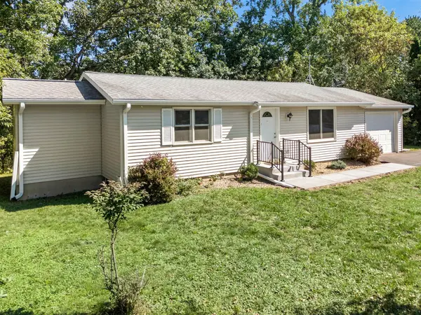512 Eric DR, Osceola, WI 54020